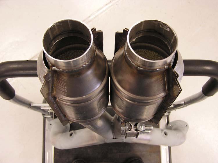 Installation With High Flow Catalytic Converters Install the Motorsport X-pipe without the catalytic converters attached using new or undamaged collector gaskets and collector bolts, re-assembling