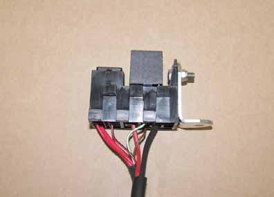 Climatic rt/sw rt 4² gn/ws 0,75² Connect wires to K relay socket. Insert 5A fuse F4.