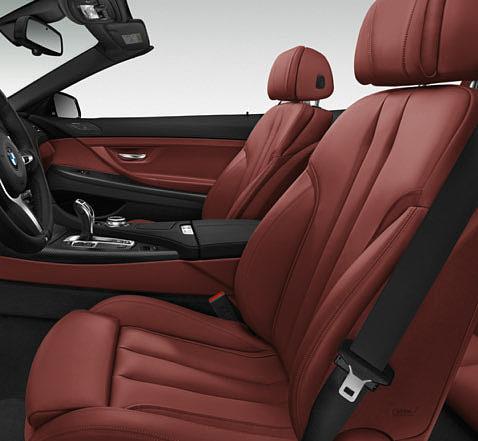 leather steering wheel, three-spoke Sport seats, front Exterior equipment: 19" light alloy M Double-spoke style 351 M wheels Brake