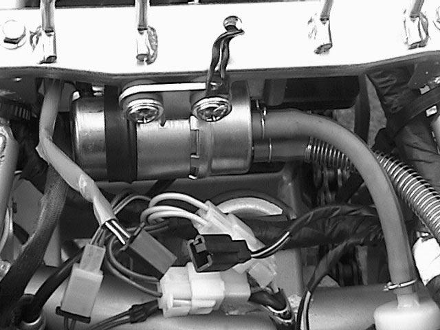 5-21 ELECTRICAL SYSTEM FUEL SYSTEM ( ) FUEL PUMP Remove the front seat and fuel tank. Remove the fuel pump lead wire coupler.