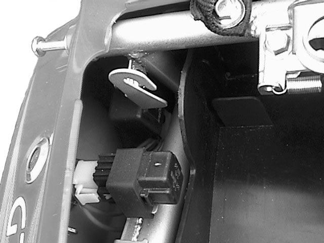 Fuel pump resistance 4.5 ~ 10.0 Ϊ (BW-BL) Pocket tester : 09900-25002 FUEL PUMP RELAY Remove the fuel pump relay coupler.