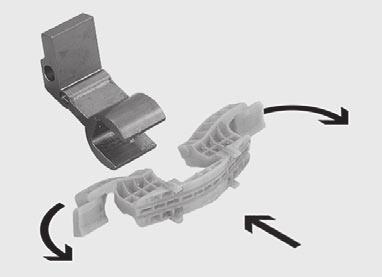 Clip the band reverser in the coupling. Make sure that the band reverser is aligned properly with the coupling (see illustration). Connect the coupling with the band reverser to the piston.