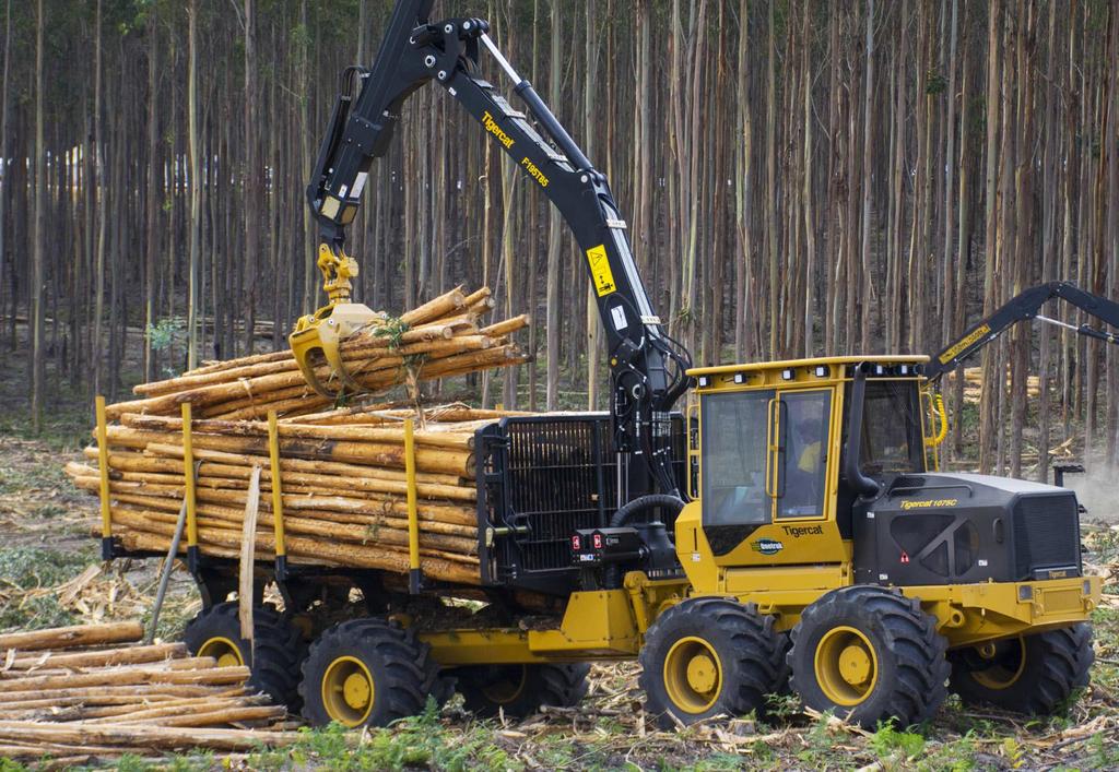The 1085C is a super high capacity 25-tonne forwarder designed for the highest production and most hostile operating conditions.