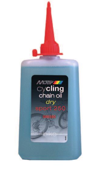 In view of the unique formula cycling chain spray ultra has excellent long lasting lubricating properties and reduces the adhesion Chain Spray Ultra prevents wear and reduces the adhesion of dirt.
