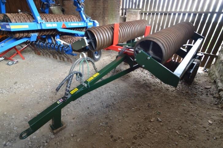 3m 24 inch Hydraulic Cambridge Rollers Grass Care Equipment / Sprayers Vicon Hay Bob Kuhn VKM 240 Flail