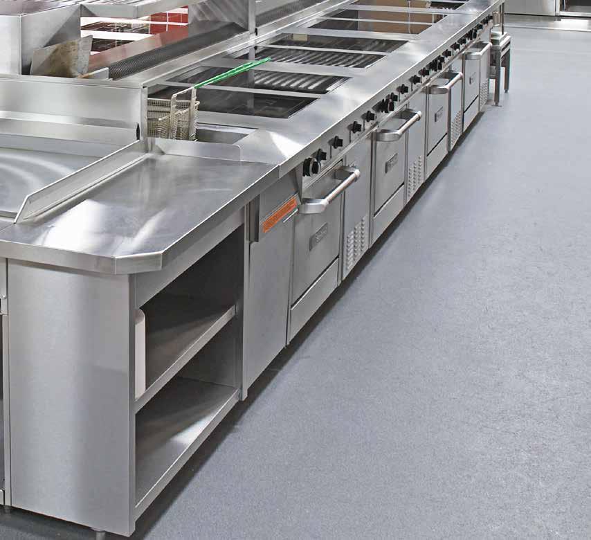 Module Line meets all the needs of a large-scale cooking appliance installation. Module Line is the perfect partner for large-scale fitted kitchen installations.