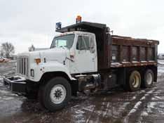 Truck, Double Framed, Diesel Engine, Eaton Fuller 8- Speed, Spring Suspension 2000 Freightliner T/A Dump Truck, Detroit Series 60