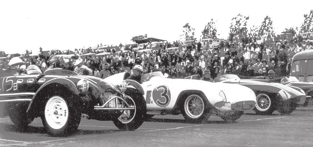 The lineup included Tom Carstens in his Cadillac-Allard (left), Phil Hill in George Tilp s 3-liter Monza