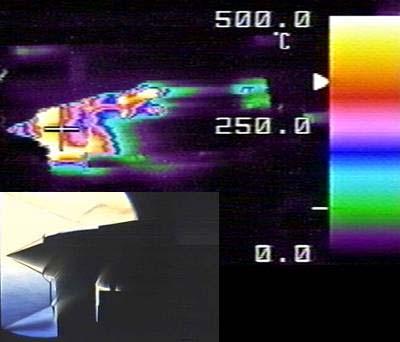 Thermo-graphic image (top) Schlieren image (bottom)