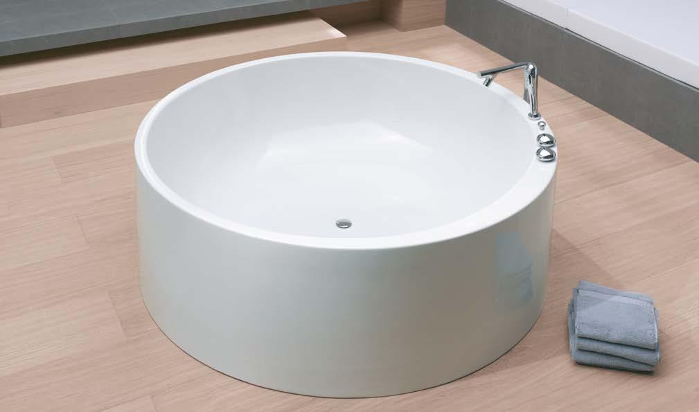 4414 A SELECTION OF BEAUTIFULLY DESIGNED FREESTANDING BATHS IN A RANGE OF SHAPES AND SIZES,