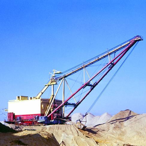 Walking Draglines The high performance of walking draglines is achieved due to the following specific technical features: the boom is a triangular three-dimensional construction made of tubular