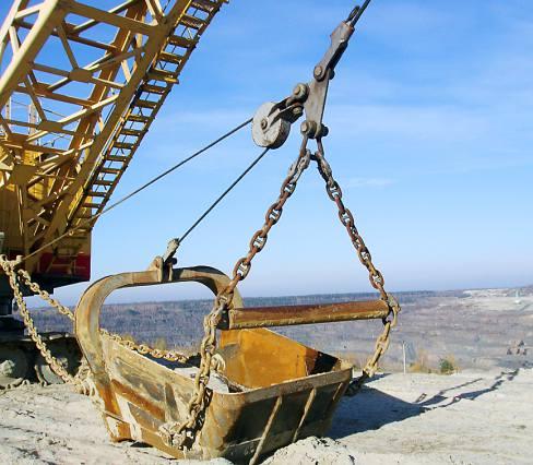 On the Customer s request the dragline may be equipped with buckets of different types and fit to the specific operation conditions.