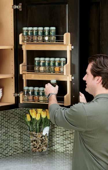 CONTAINS: (1) wire rack, (4) door mount clips and (4) screws 9 1/2" 12 1/2" 15 1/2" ST/6571 SERIES Create more room in cabinets with a Door Mount Spice Rack.