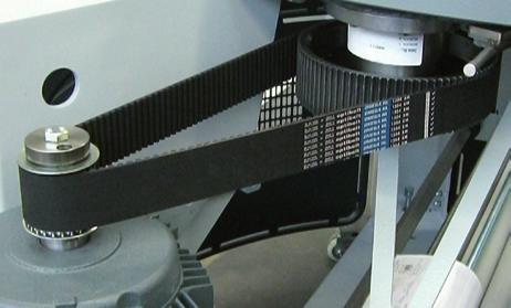 Depending on the version of the machine, a V-belt drive with two grooves is connected upstream of the timing belts for