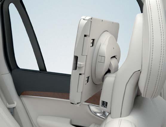 REAR SEAT HEATING/VENTILATION The seats can be ventilated for increased comfort in warm weather or to help remove moisture from clothing using the rear seat control panel.