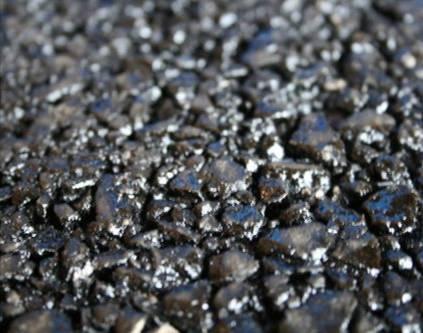 This type of asphalt is commonly used as a surface course for high-volume interstate roads due to its smoothness, high drainage and friction capacity, rut resistance, and noise control