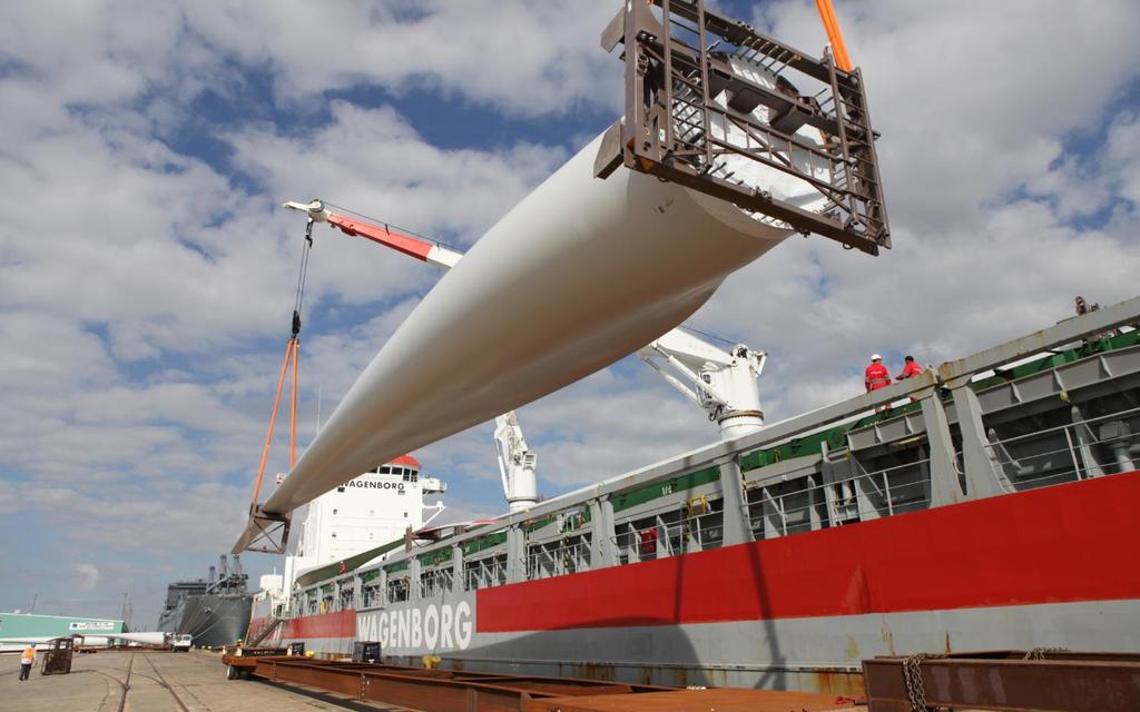 Wind Components WIND Components 2014 YTD 13 Vessel calls 200 blades 100 towers 50 hubs 50