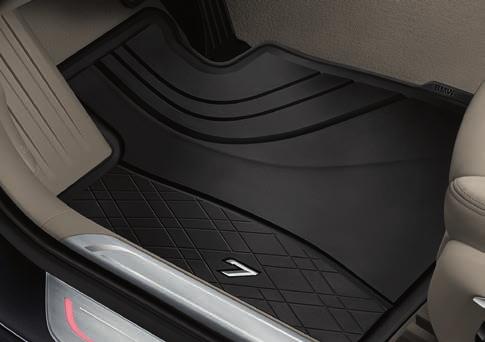 7 All-weather floor mats The precisely fitting, hard-wearing all-weather mats with their raised bordering and elegant design not only protect the footwells from damp and dirt,