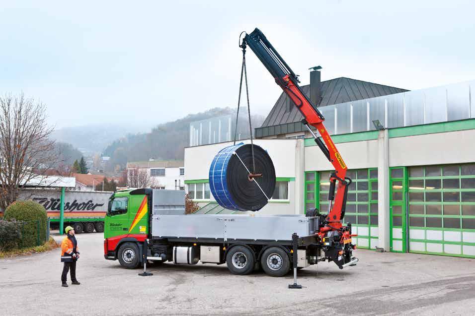 WWW.PALFINGER.COM Cranes shown in the leaflet are partially optional equipped and do not always correspond to the standard version.