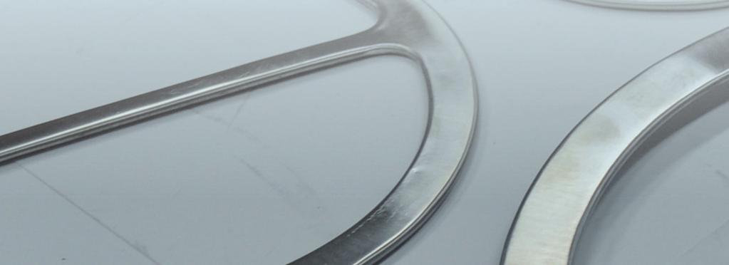 C#D1 Double Jacketed Gasket (C#D1,C#D2,C#D3) The filler material is completely enclosed by a two piece metal jacket which covers both the inside and outside diameters and both contact surfaces.
