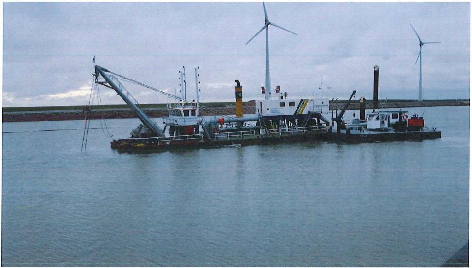 In 2008 the flexible spud carrier in an extension of the main pontoon was added and appears to be in good condition. Recently an electronic spud carrier position device was fitted.