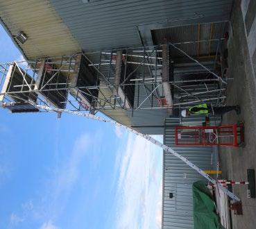 LEANING LADDER TESTS (CONT...) BEND TEST What is tested? The bend that occurs whilst the ladder is laid on a test rig. How is it tested?