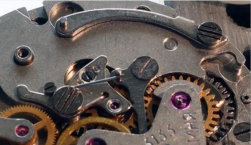 If you stop the chronograph, this lever blocks the seconds recording wheel.
