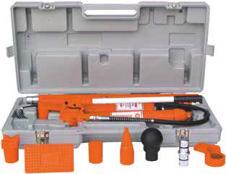 CODE 484 BODY SHOP EQUIPMENT 229 10-Ton Collision Repair Set Model 440 Kit includes: Hydraulic pump, standard ram, plastic blow mould case, 19-1/2