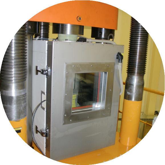 By providing the 2- MN-FSM, which was put into operation in 2004, subsequently with an adapted temperature chamber, PTB keeps pace with ongoing developments in the field of weighing technology.
