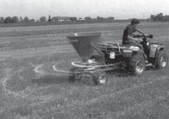 SPREADING IN FIELDS Various ways exist to spread the fertilizer in the field. One of the simplest methods is as follows: 1.