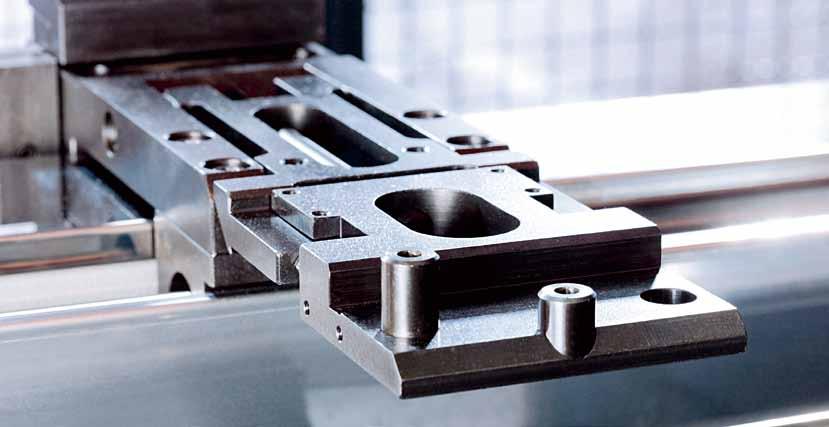SF-75 Sheet Followers for controlled production In the case of very heavy or large work pieces, sheet followers help to guarantee quality, significantly simplify the bending process and reduce