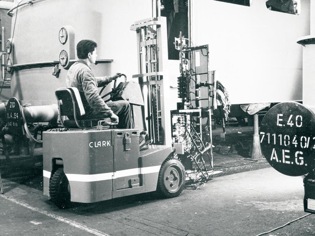 1967 The TW15/20 is introduced. The TW15/20 was the first electric three-wheel lift truck in the U.S. and became an industry standard.