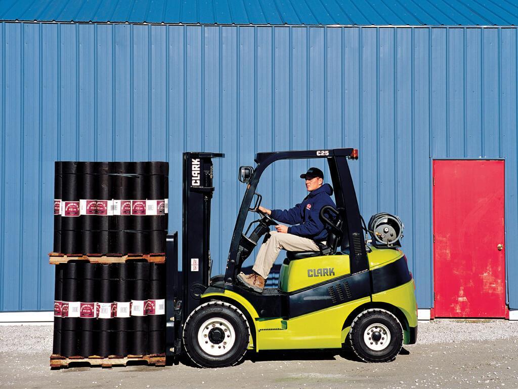 2001 The CLARK Gen2 Series is introduced to the global lift truck market.