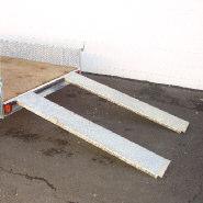 become ramps Recessed lights, wiring and plugs to NZ Standards Front and rear tailgates become ramps Single or Tandem axle