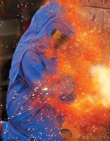 PRO-WEAR PERSONAL PROTECTION EQUIPMENT KITS 31 CAL/CM 2 HRC 3 SALISBURY PRO-WEAR ARC FLASH PERSONAL PROTECTION EQUIPMENT KITS ARE AVAILABLE IN AN ATPV RATING OF 31 CAL/CM 2.