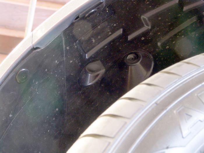F 4. Remove the center splash shield by removing five 8mm (head) bolts, two plastic fasteners and two