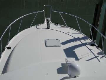Foredeck Extended bow rail for safety Bow pulpit Windlass
