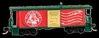 This set features five Trailer Train 89 flat cars carrying two propellers, one engine,