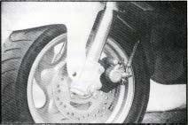 Note: Do not apply brake when removing clipper from brake disk.
