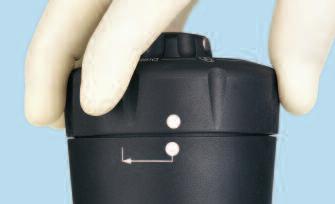 5 Align the dot on the handpiece with the dot on the lid (5a) to ensure the correct alignment of the lid.