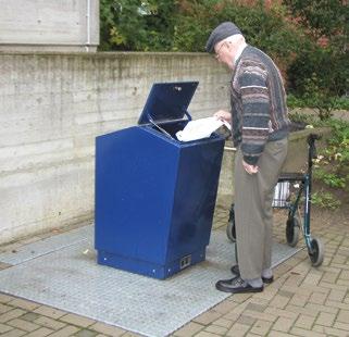 There is no need to raise the wheeled bin to ground level except when it needs emptying.