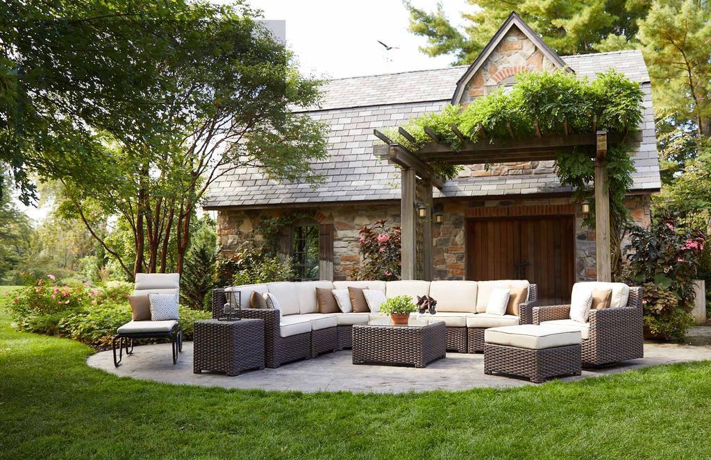 BROWNSTONE III deep seating C reate the perfect outdoor experience with our Brownstown Collection.