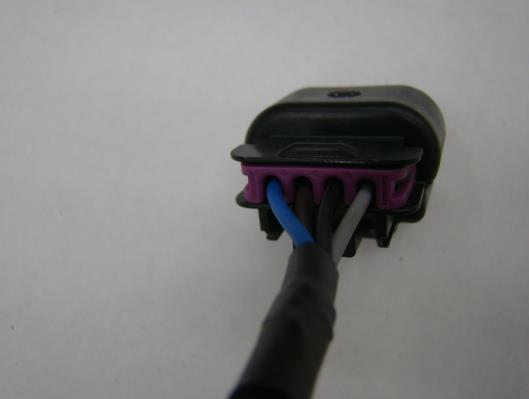 Pin A: Grey Pin B: Black Pin C: Brown Pin D: Blue Pin E: White* Pin F: Violet* Photo 3: Delphi GT150 female connector (LH). Note that the colors align to each other on both plugs.