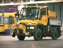 Reduced costs. Whichever way you look at it, working with the road-rail Unimog is more cost-effective.