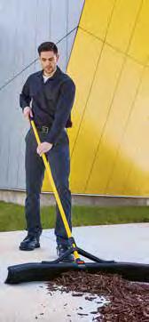 09 31007 Maximizer Broomgee Broomgee is a double sided broom/squeegee Effectively cleans both