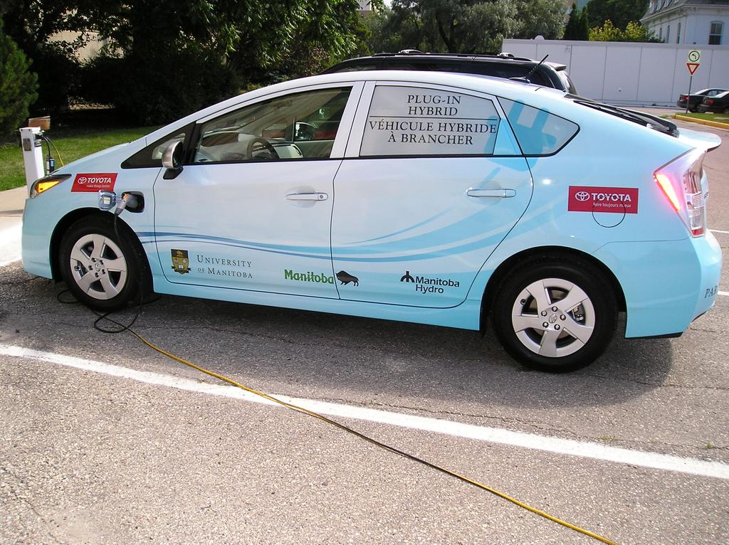Vehicles Compared for Fuel Consumption Toyota Plug-in Partnership Test Vehicle in Manitoba In July 2010, the Province of Manitoba, together with Manitoba Hydro and the University of Manitoba