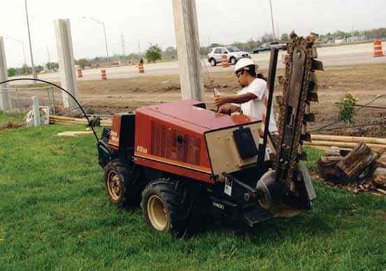 ditch witch 410SX PLOW The Ditch Witch 410sx is the most outstanding articulated-steer vibratory drop plow in its horsepower class.