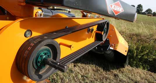 ROADSIDES, DITCHES, BANKS AND HEDGES It is equipped with a 580 mm hydraulic horizontal offset for mowing paths and roadsides