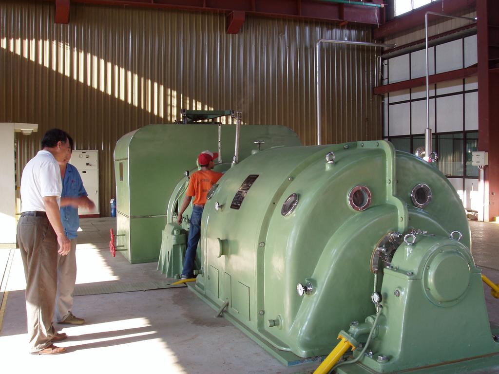 Turbo - Generator Type: QF Series 1. General The generator is a two pole, cylindrical rotor type synchronous machine, directly coupled with steam turbine.