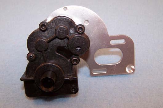 D11) The motor plate (1232) has two extra tapped holes which are useful to install a fan for the motor (left photo).